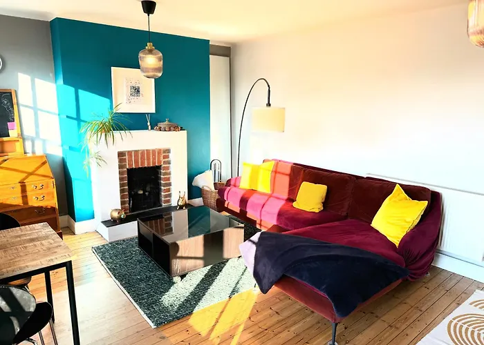 The Gem - Central Character Flat With Parking