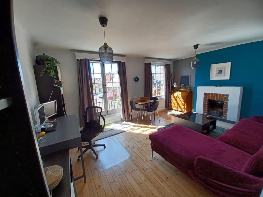 The Gem - Character Flat With Parking Apartment *