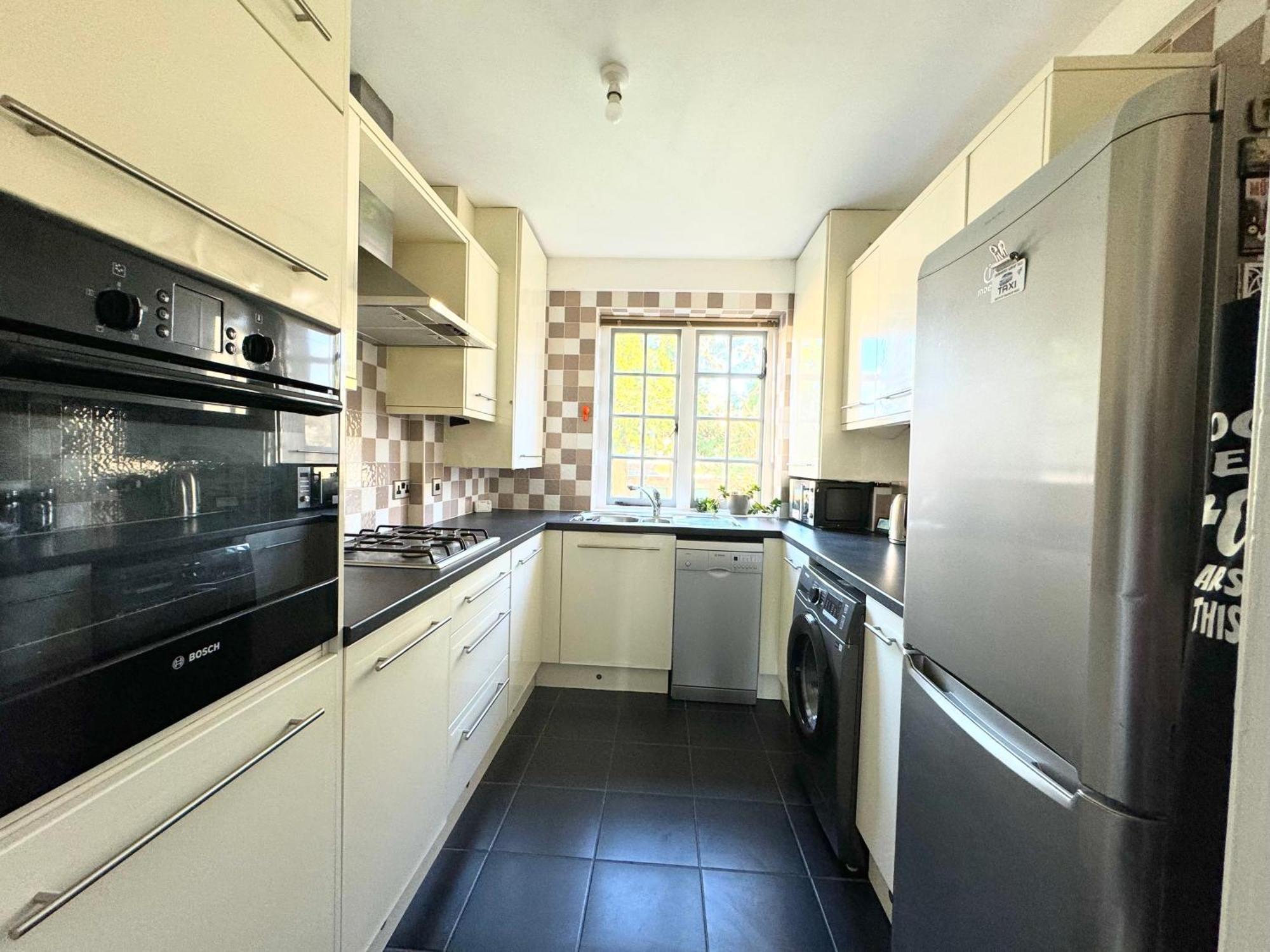 The Gem - Character Flat With Parking Apartment