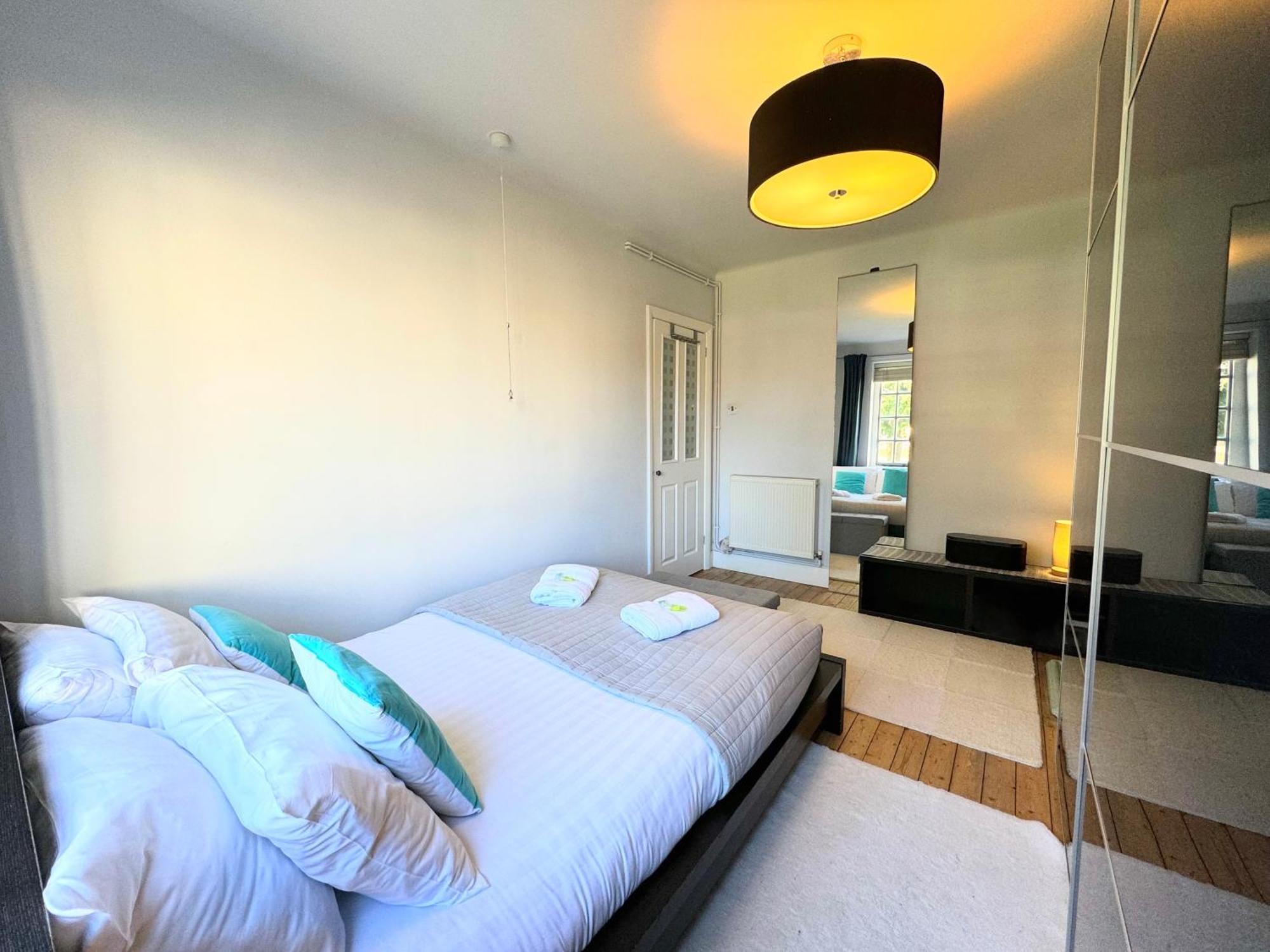 Apartment The Gem - Character Flat With Parking *